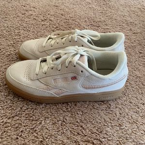 Reebok women’s classic club C shoes 5.5